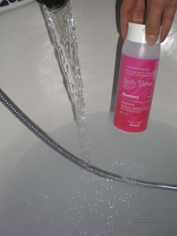 Aotearoa_Tonga testeten den "Bath Slime" mit der Duftnote Rosmarin