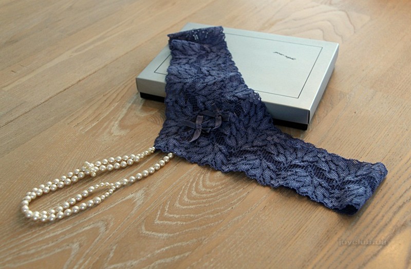 Der String ist nicht nur auf der Haut schön anzusehen!