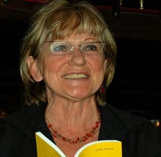 Autorin Gabi Pertus schrieb die Erlebnisse der reifen Escort nieder. So entstand "Begleitservice".