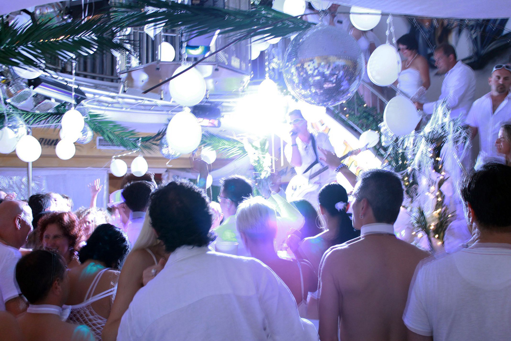 Beach-Club St. Tropez steht synonym für rauschende Partynächte!