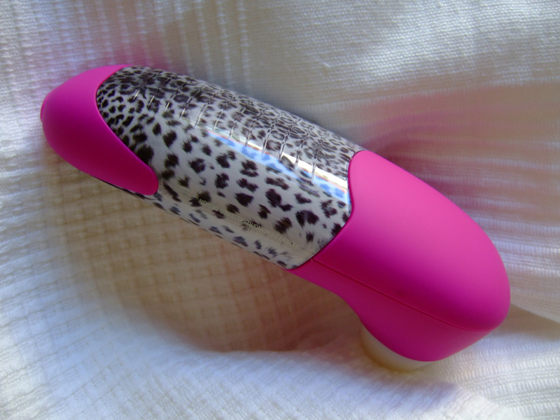 Partenope ist vom Style ihres Womanizer nicht wirklich überzeugt.