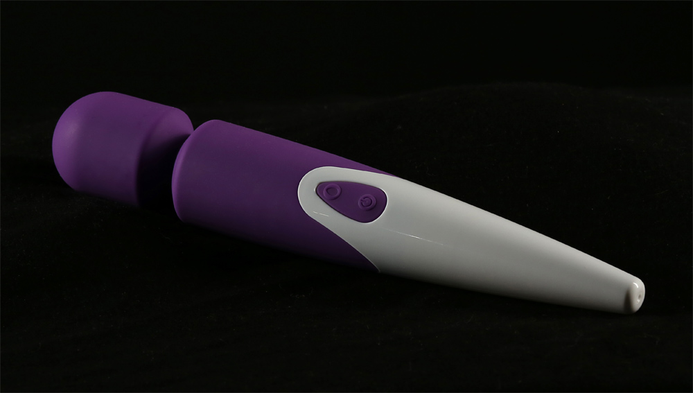 Der Magic-Wand-Massager "iWand" überzeugt trotz Akkubetriebs mit satter Power.