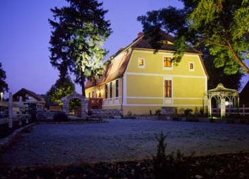 Das Schloss Milkersdorf lockt mit einem wunderschönen Ambiente.