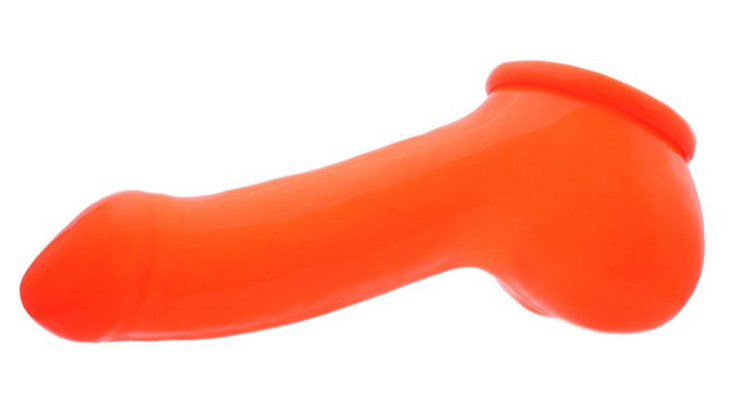 Die Penishülle Adam in Neon Orange mit einer Schaftlänge von 13 cm.