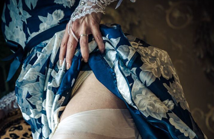 Ein Blick unters Faschings-Kostüm: Mit etwas Glück wird er dir gewährt.