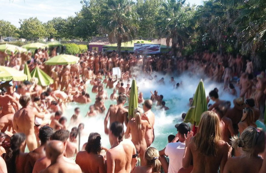 Sex ist u.a. an den Pools der Hotels Jardin d'Eden und Jardin de Babylone erlaubt.