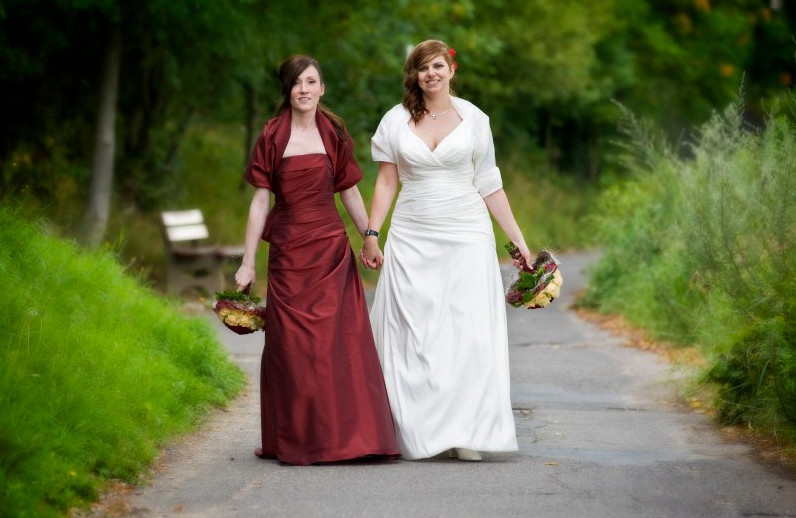 Die Hochzeit von Nina (rechts) und Jenni. Auch Kinder soll es mal geben.