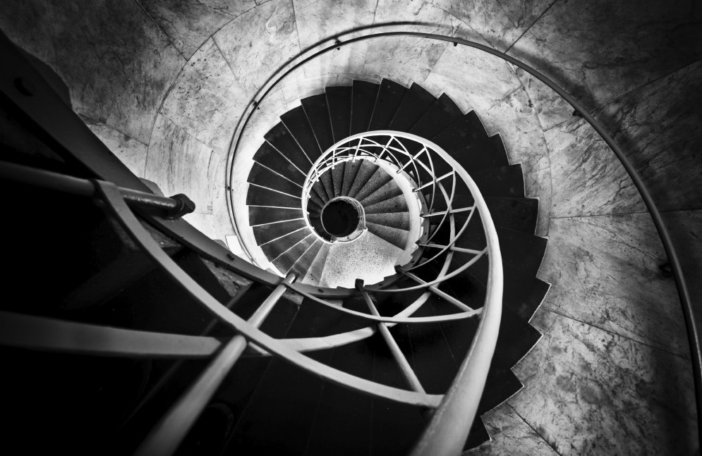 Der emotionale Absturz: Eine Abwärtsspirale der Gefühle.