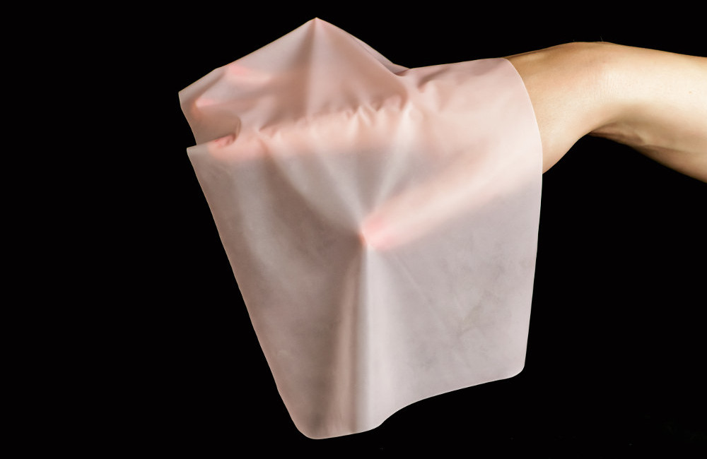 Have you seen this hand? It was last seen in the company of an dental dam.