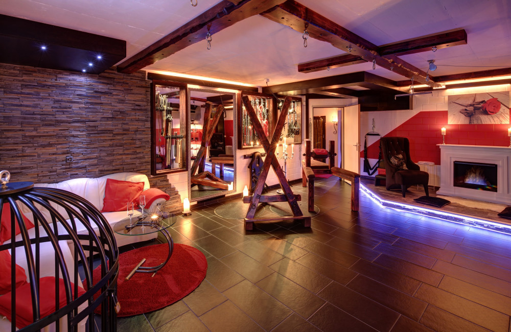 Der "Masterroom" lockt BDSM-Begeisterte in der Schweiz zu Entdeckungstouren.