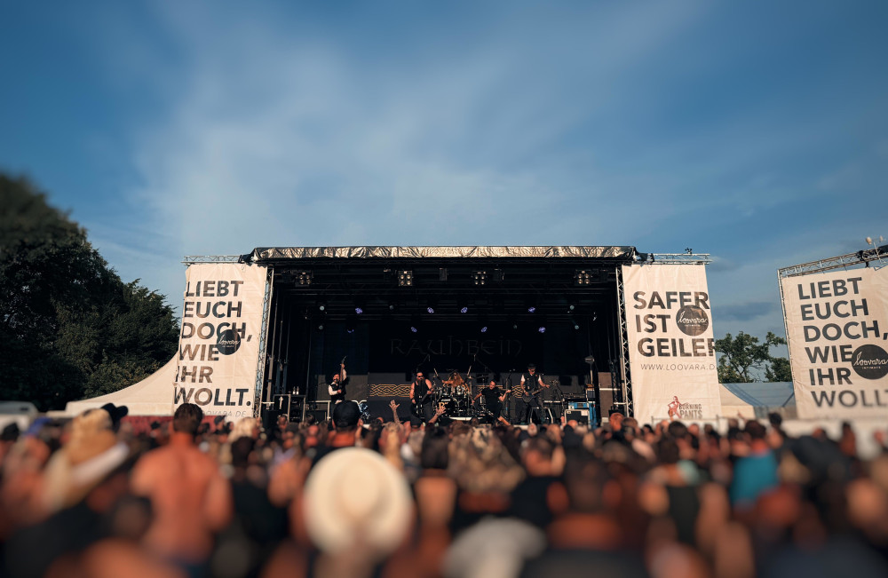 Hier trifft dunkle Liebe auf Rock, Metal und mehr.